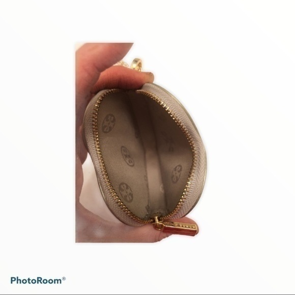 Tory Burch clip in coin pouch silver - Picture 5 of 5